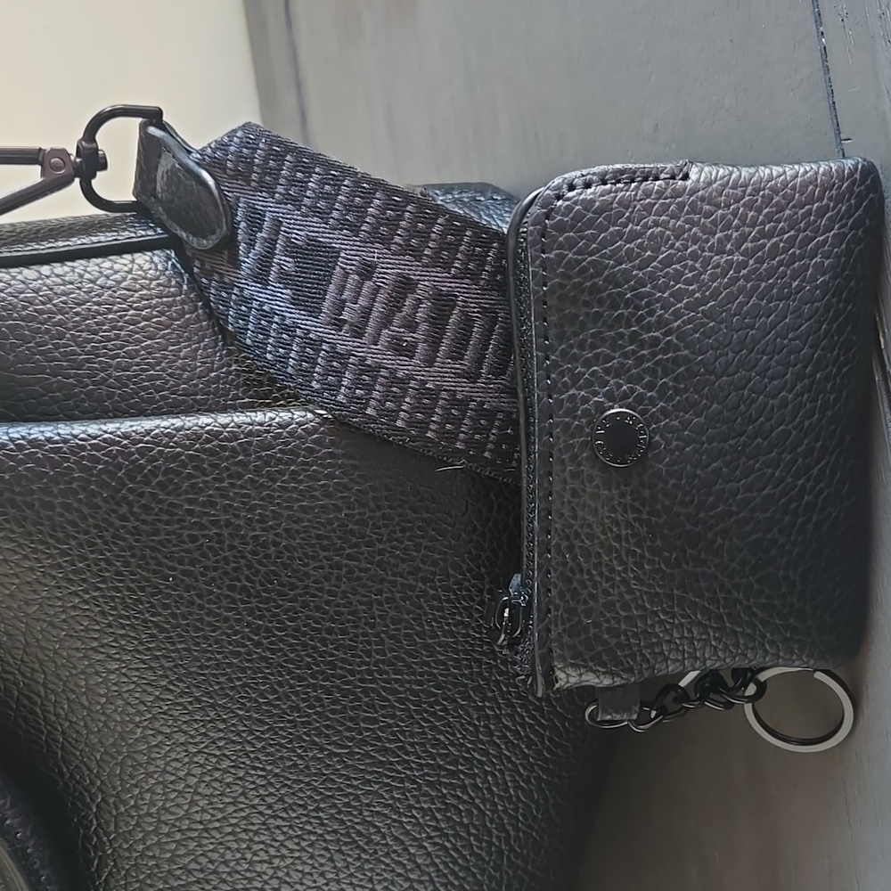 Steve Madden BShiloh  Black/Black Tote with Mini Pouch - Picture 10 of 13